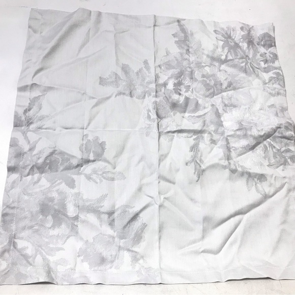 (1) Pottery Barn Monique Lhuillier Rose Bouquet Dinner Napkins Gray Jacquard New - Picture 1 of 4